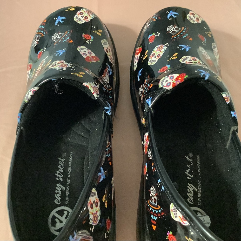 Easy Street suger skull Print Shoes